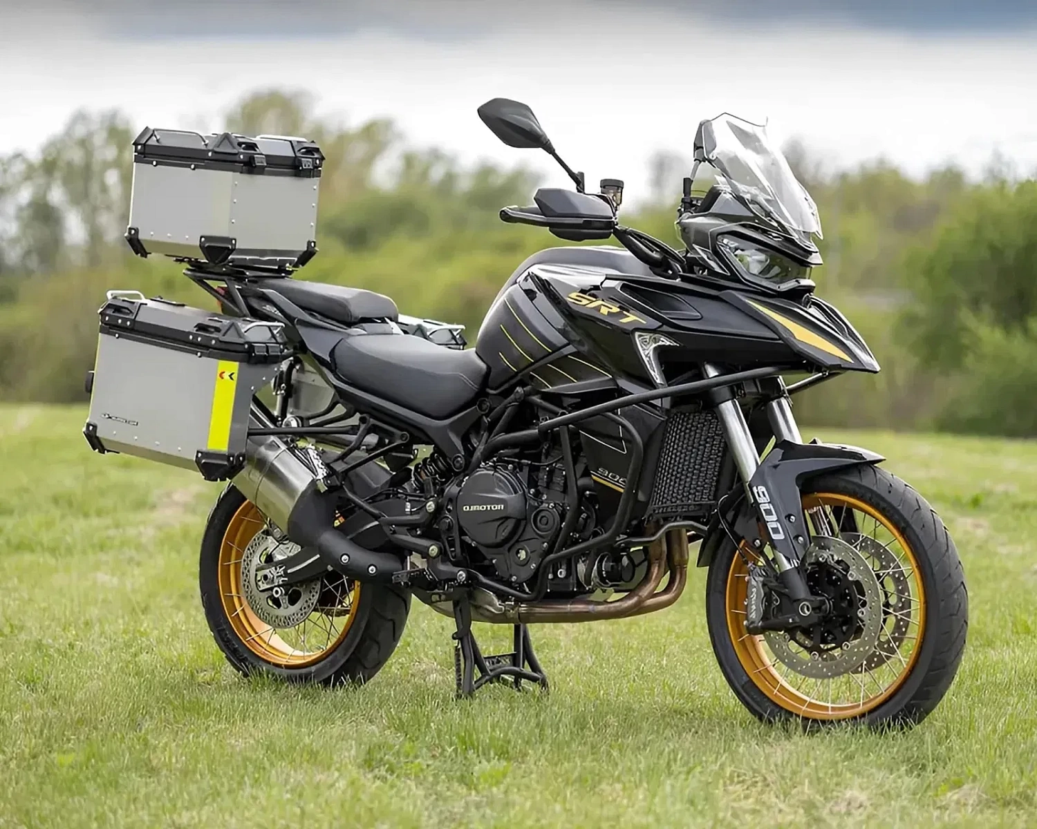 QJ Motor представляет новые модели SRT 900 S и SRT 900 SX